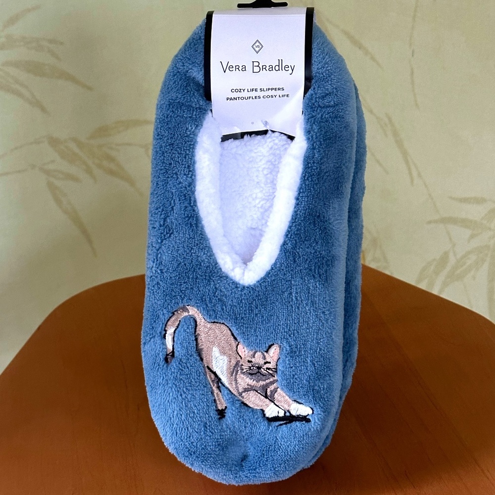 VERA BRADLEY CAT'S MEOW COZY LIFE FLEECE SLIPPERS:NWT CATS  MEDIUM or LARGE